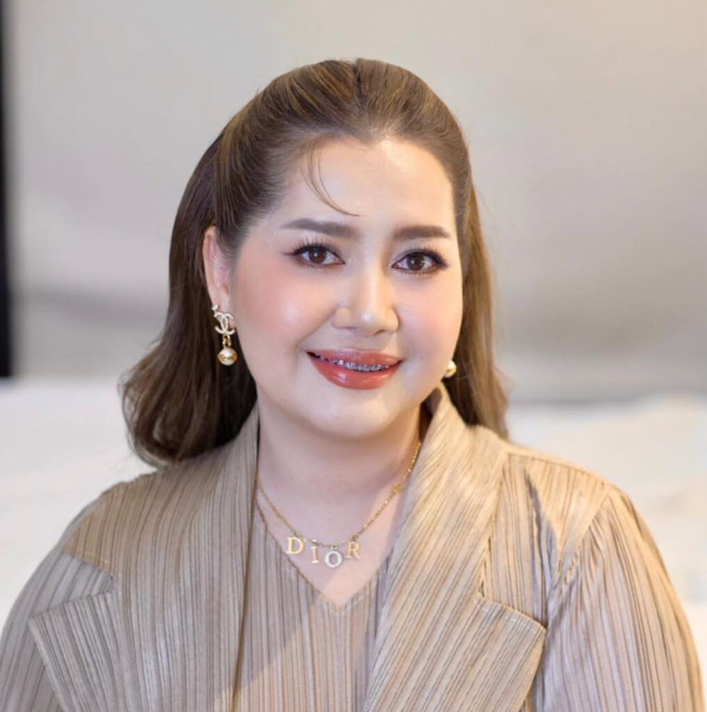 แม่ปลาปากกาเขียว.jpg